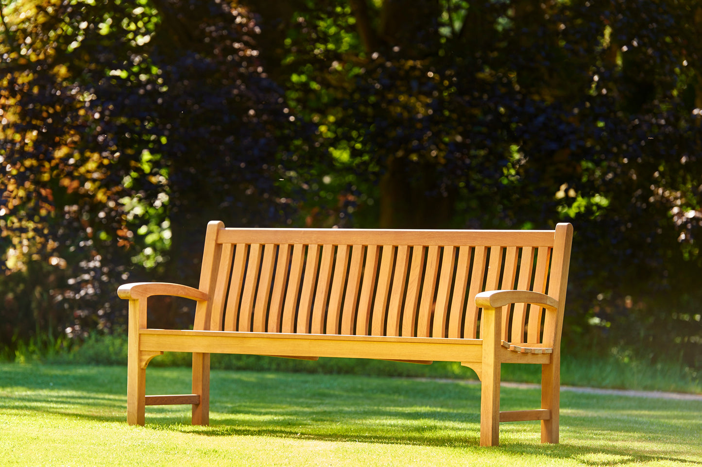 Traditionelle Gartenbank Victoria aus Teakholz, 185 cm