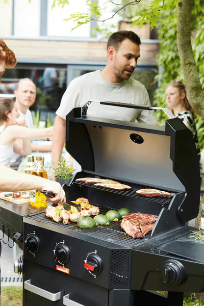 Barbecook Luca 312 GasBBQ Met Kast en Zijbrander Zwart